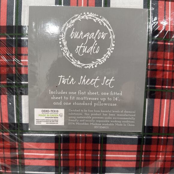 New Bungalow Studio Christmas RED PLAID Twin Size Sheet Set SHEETS NEW - Picture 3 of 3